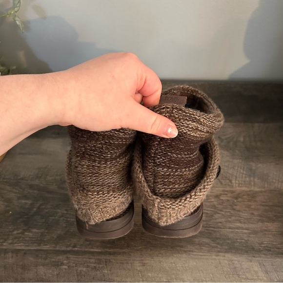 Muk Luks Dark Brown Faux Suede & Knit Patti Boots Ankle Booties Women's Size 7 - Picture 3 of 5